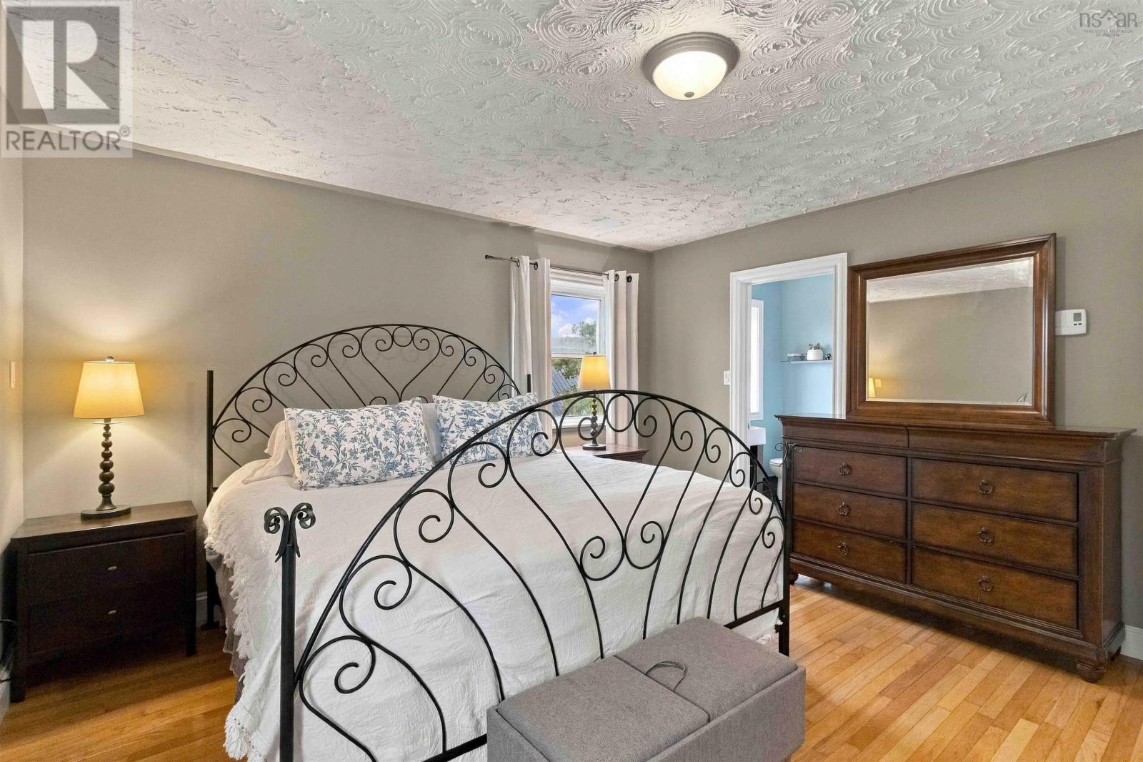 22 Cedar Crescent - 22