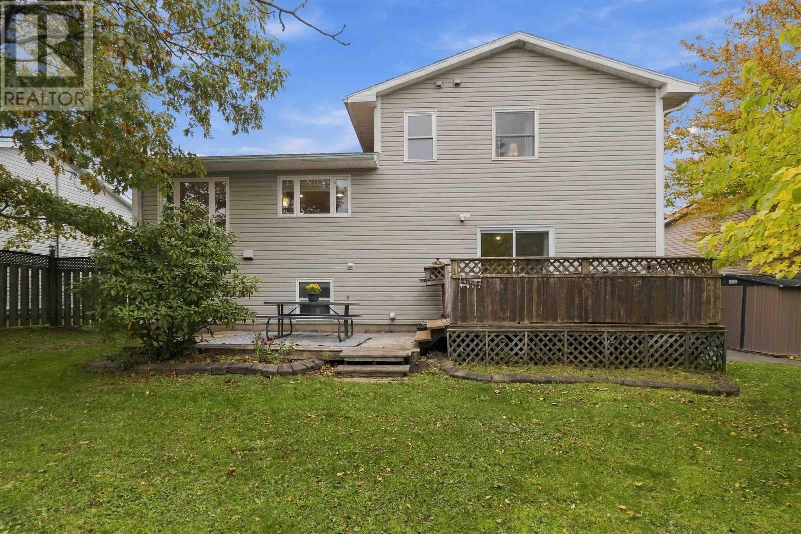 22 Cedar Crescent - 38