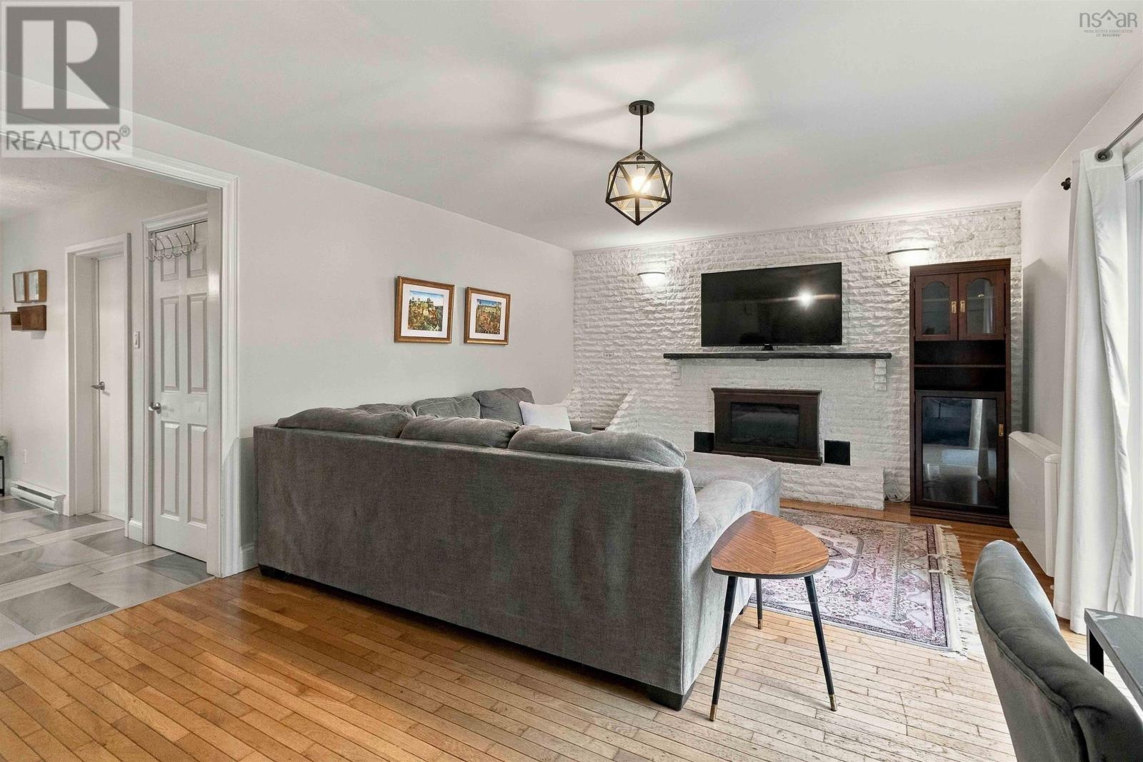 22 Cedar Crescent - 6