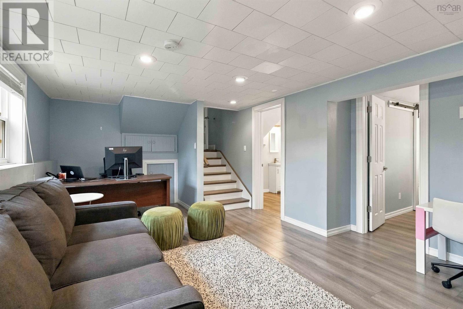 22 Cedar Crescent - 28