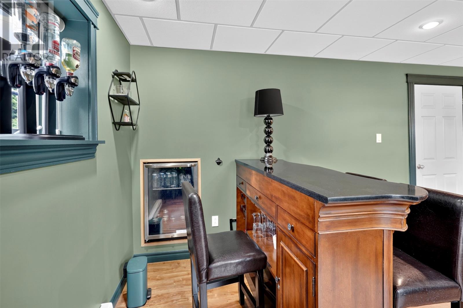 Photo 33 of 48