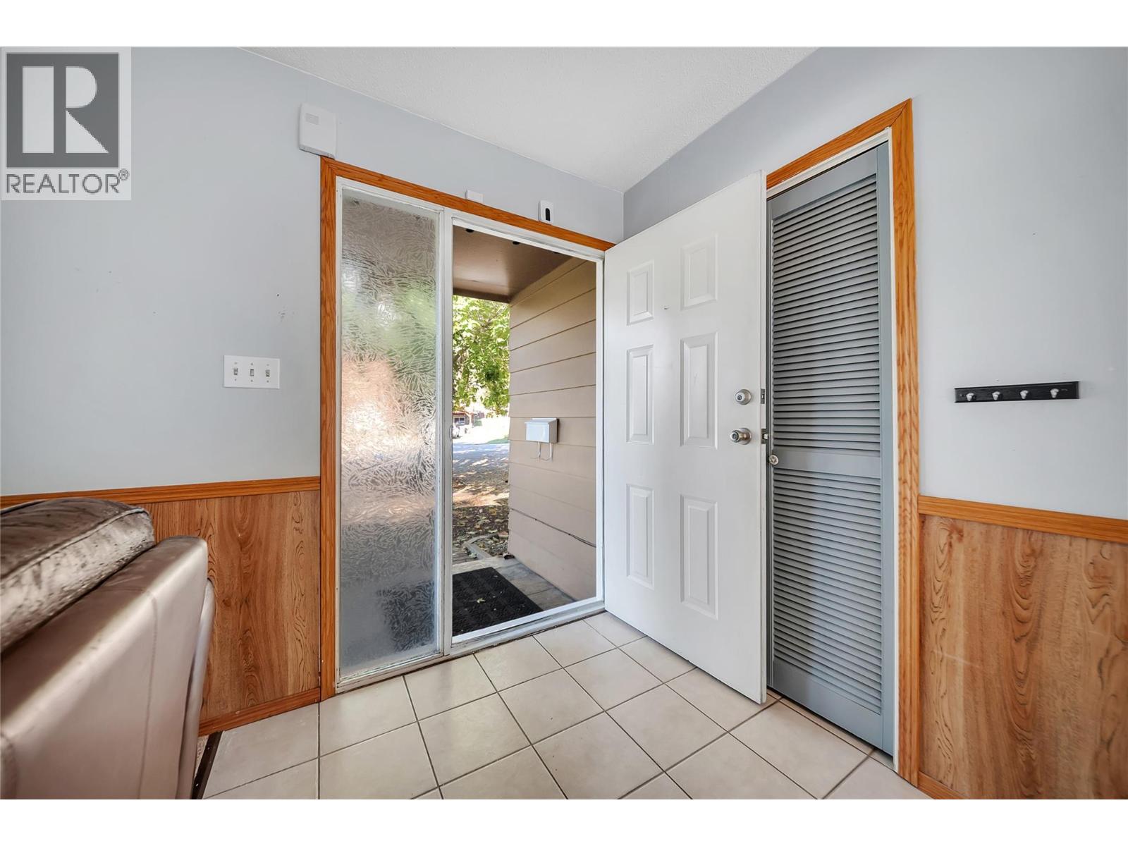 11408 Kalmalka Road - 13