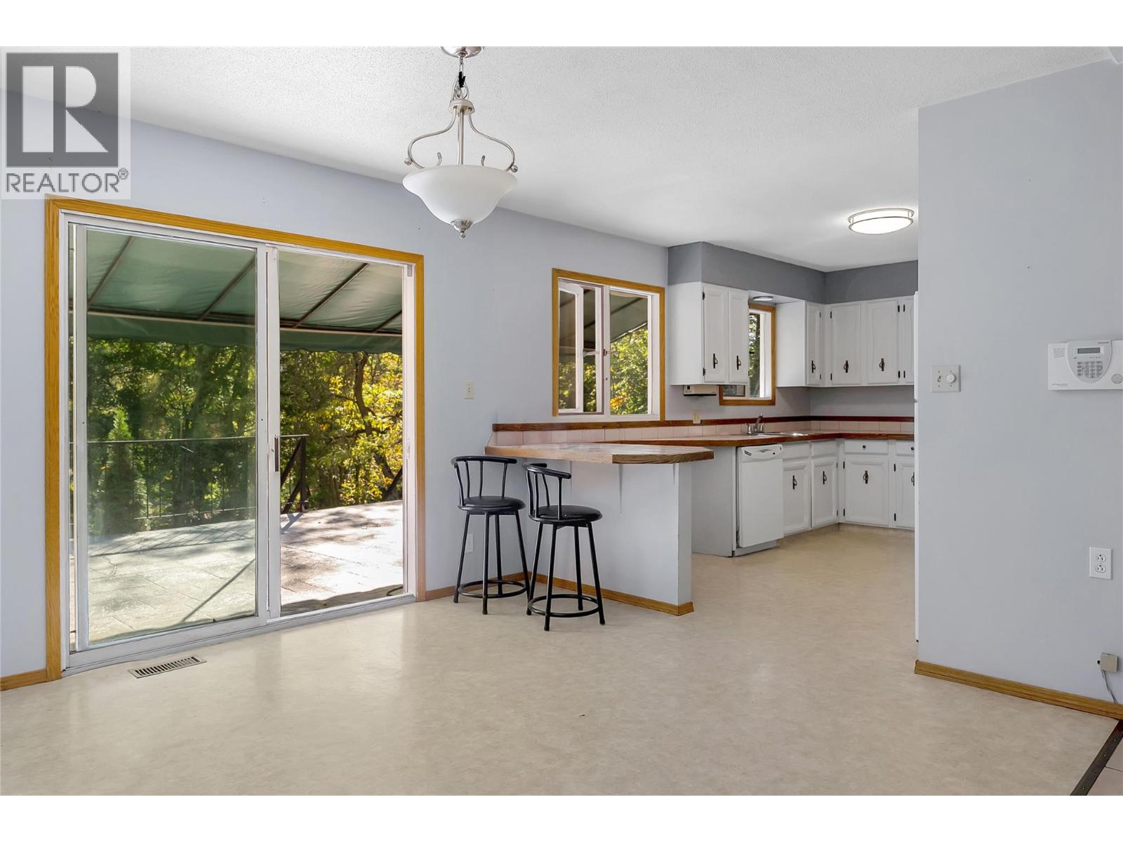 11408 Kalmalka Road - 17