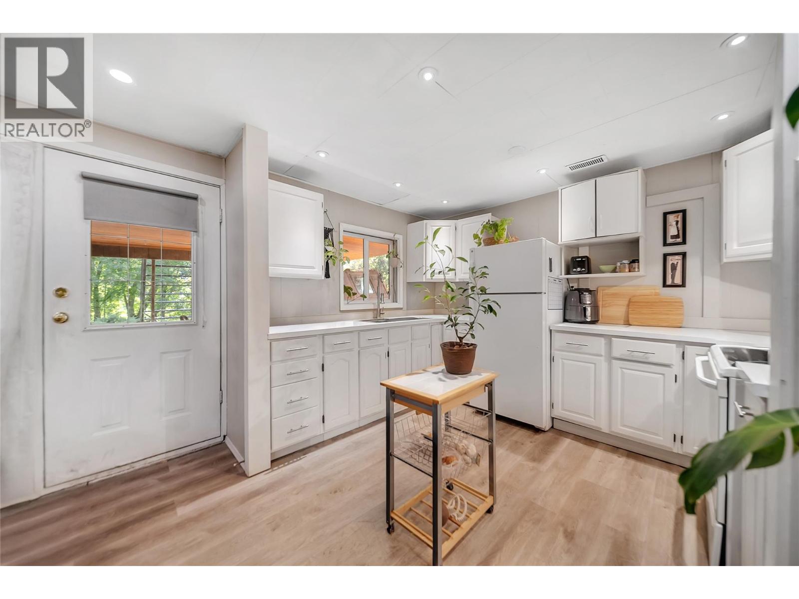 11408 Kalmalka Road - 40