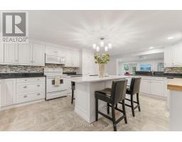 731 Francie Lane, Laurentian Valley, ON K8A6W2 Photo 16