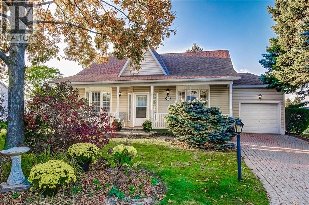260 SILVERBIRCH Boulevard - 1