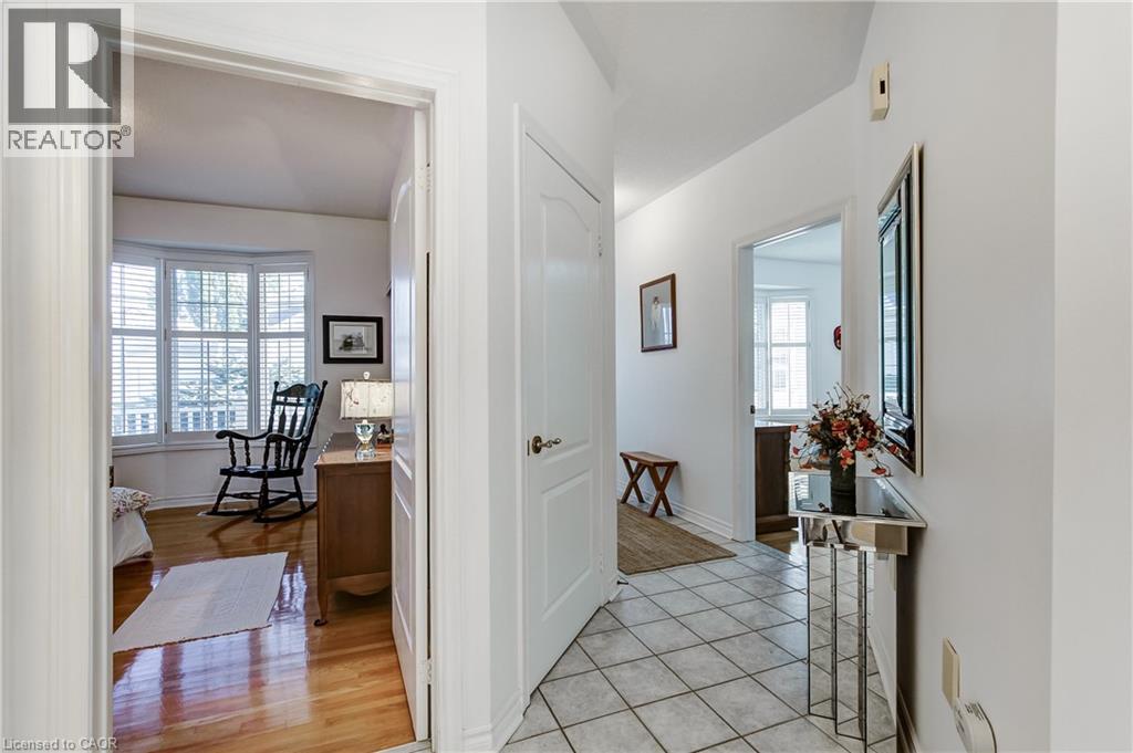 260 SILVERBIRCH Boulevard - 11