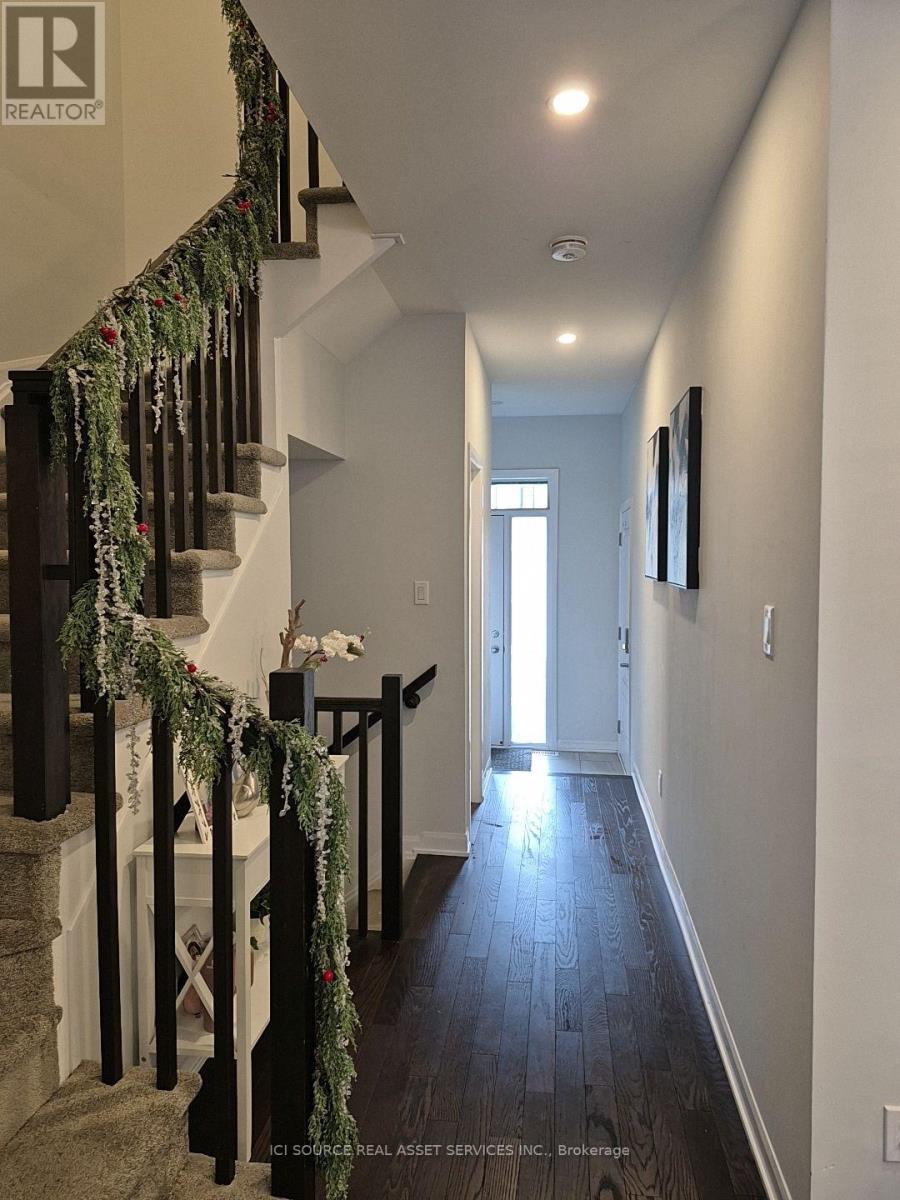 351 RAHEEN COURT, Ottawa — photo 2
