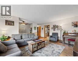 Family room - 5910 Ash Street, Olds, AB T4H1K8 Photo 9