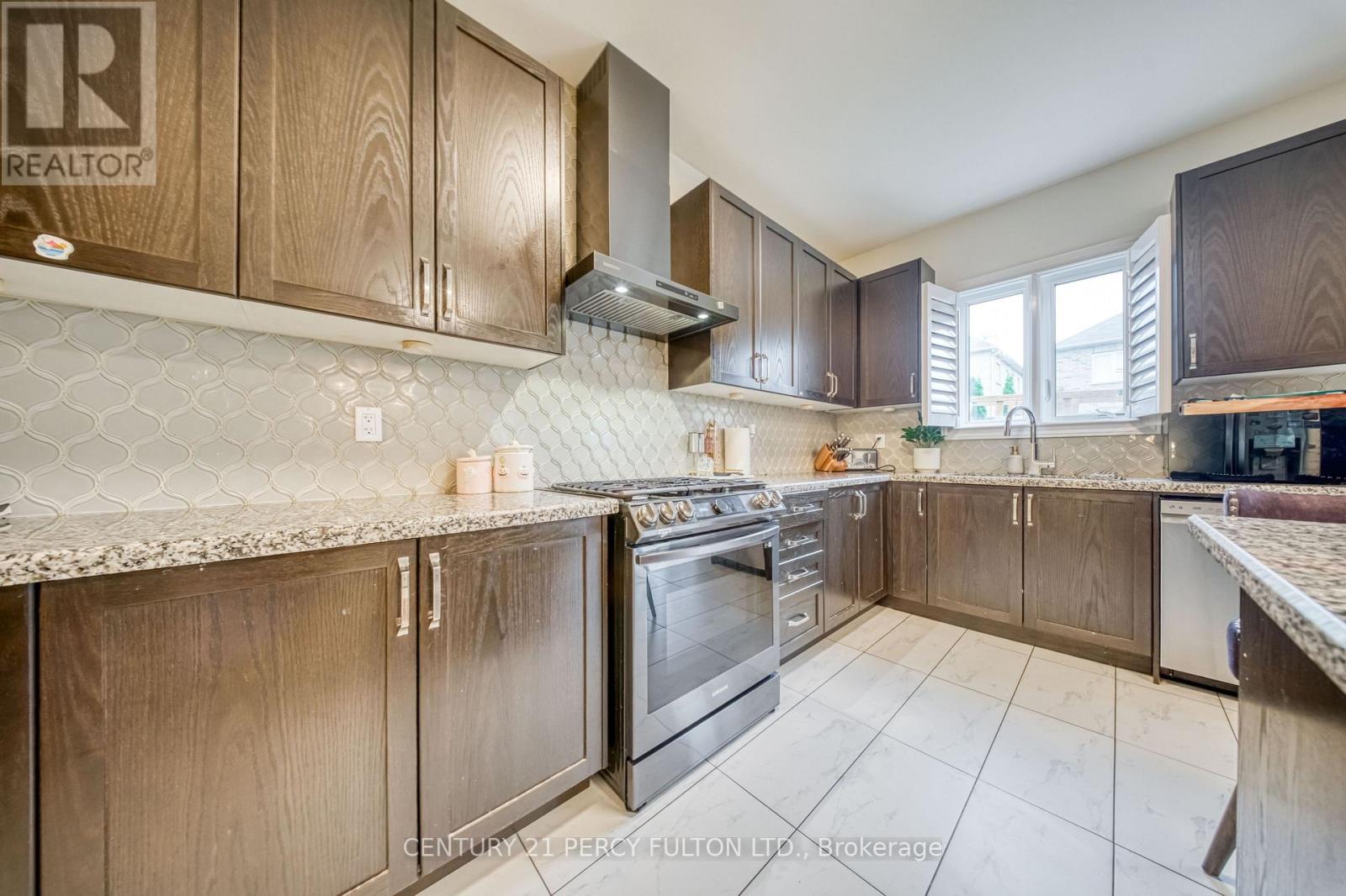 937 Greenhill Avenue, Oshawa, ON photo 17