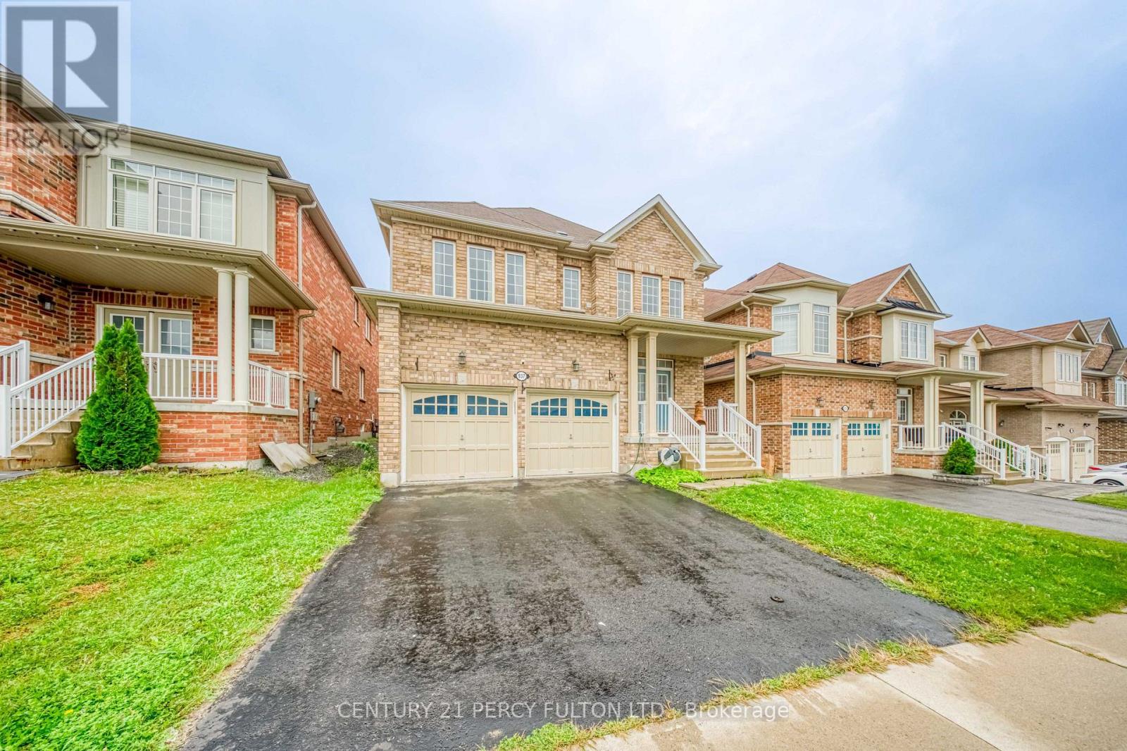937 Greenhill Avenue, Oshawa, ON photo 2