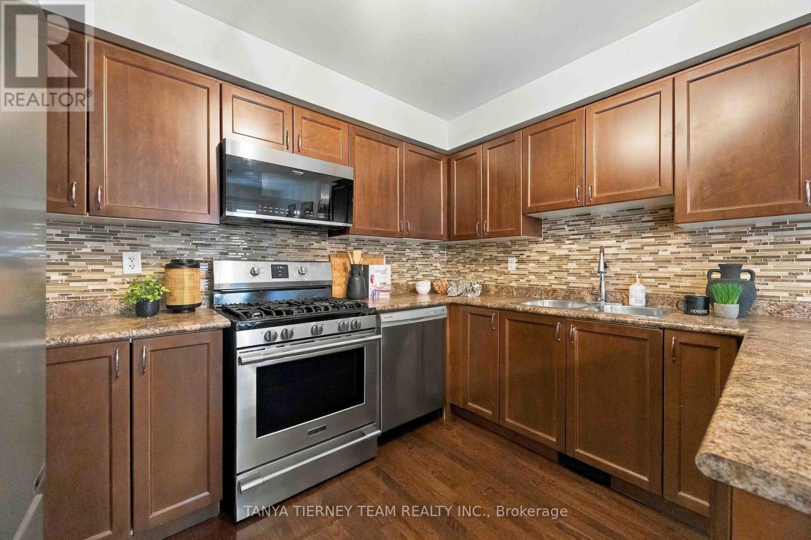 2 Delight Way, Whitby, ON photo 19
