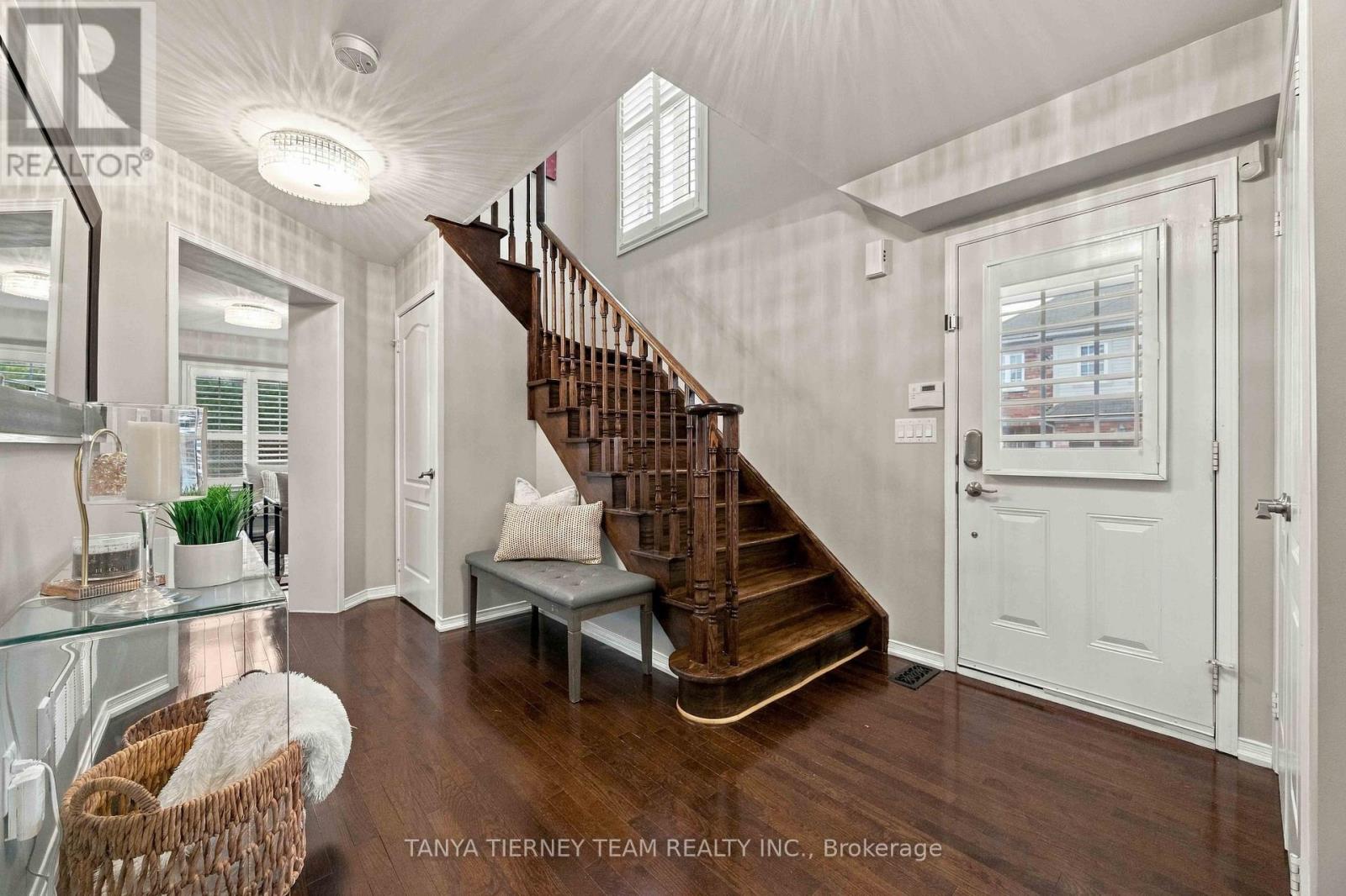 2 Delight Way, Whitby, ON photo 6