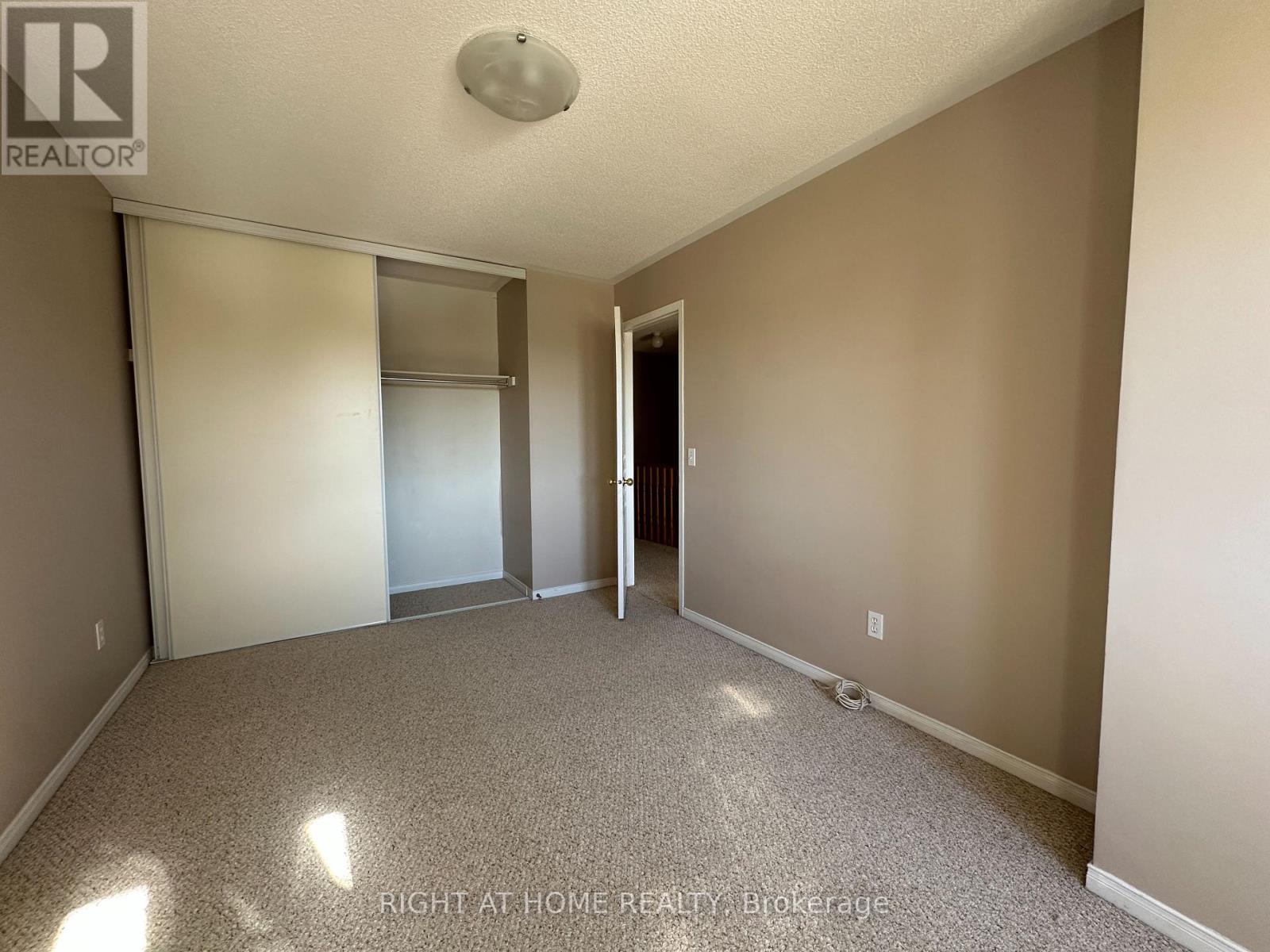 50 BLACKSMITH Lane, Whitby, ON photo 12