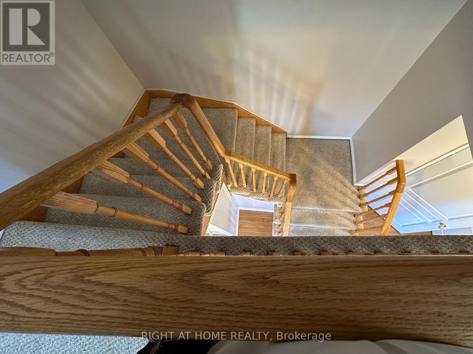 50 BLACKSMITH Lane, Whitby, ON photo 13