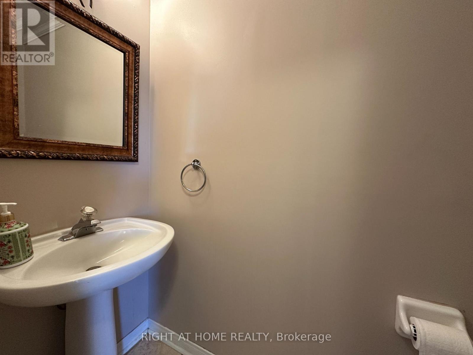 50 BLACKSMITH Lane, Whitby, ON photo 17
