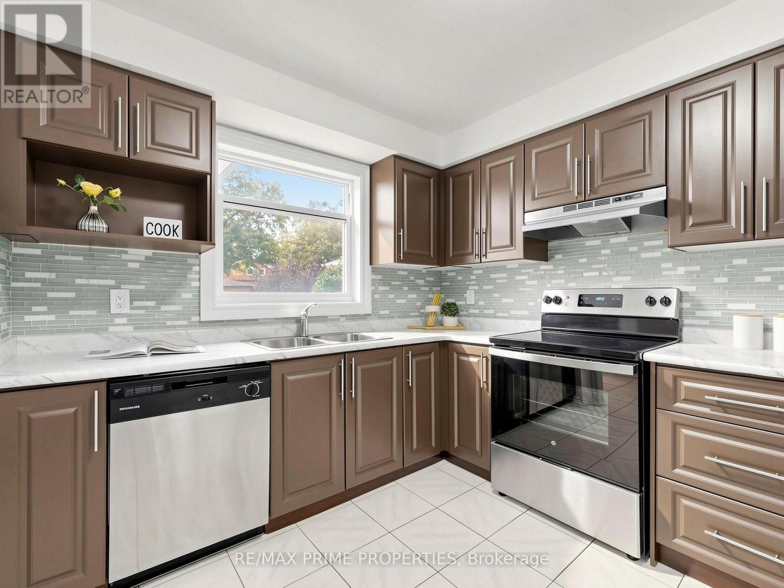 1629 Marshcourt Drive, Pickering, ON photo 8
