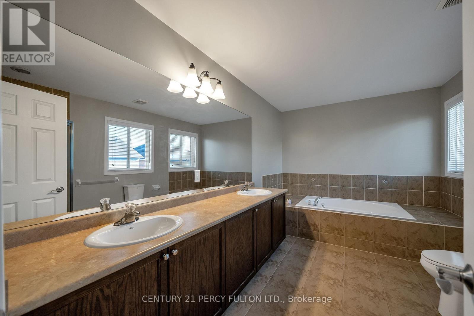 24 Cragg Crescent, Ajax, ON photo 16