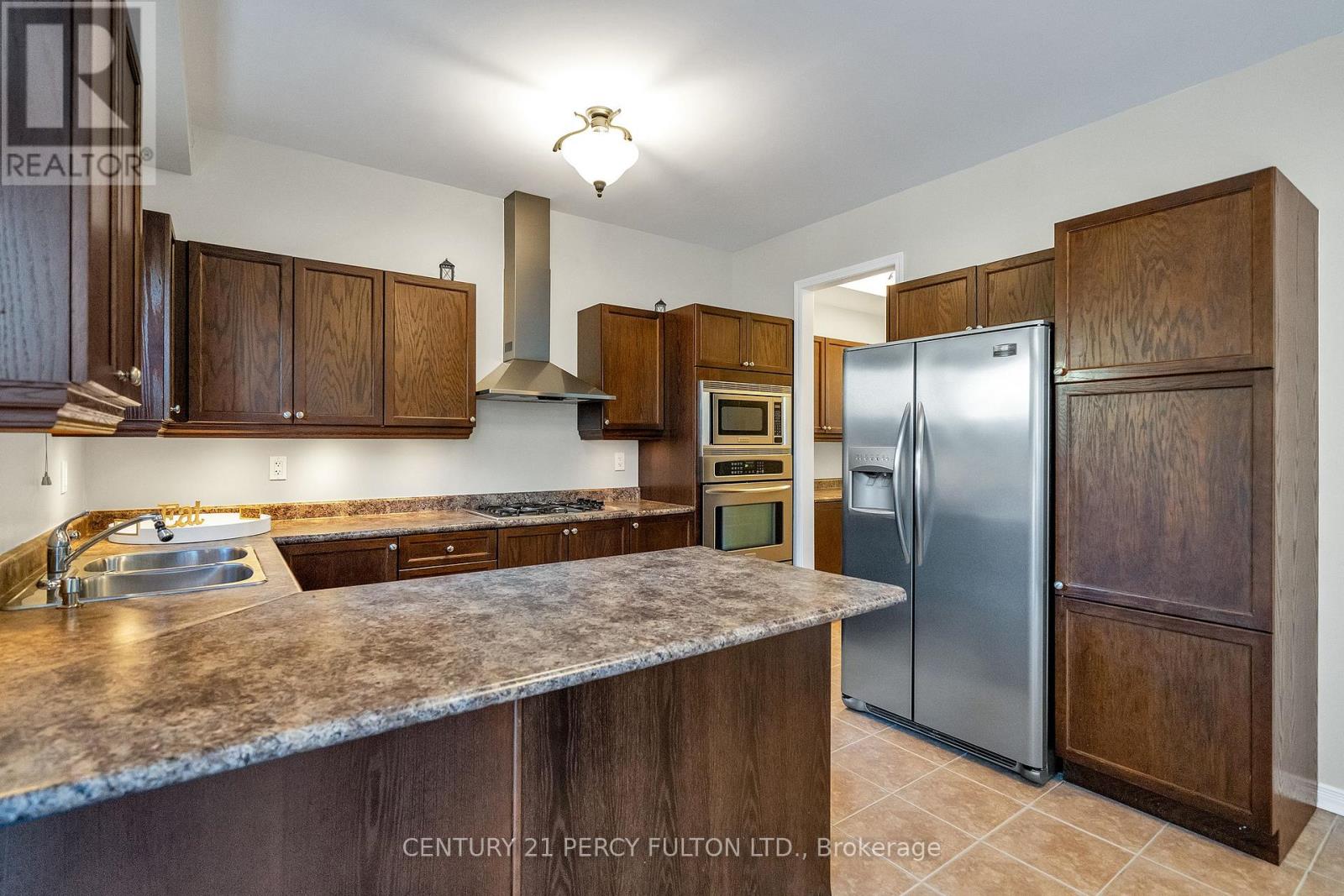 24 Cragg Crescent, Ajax, ON photo 9