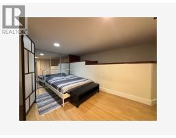 23** Bridgeman Avenue, North Vancouver, BC V7P3P4 Photo 6