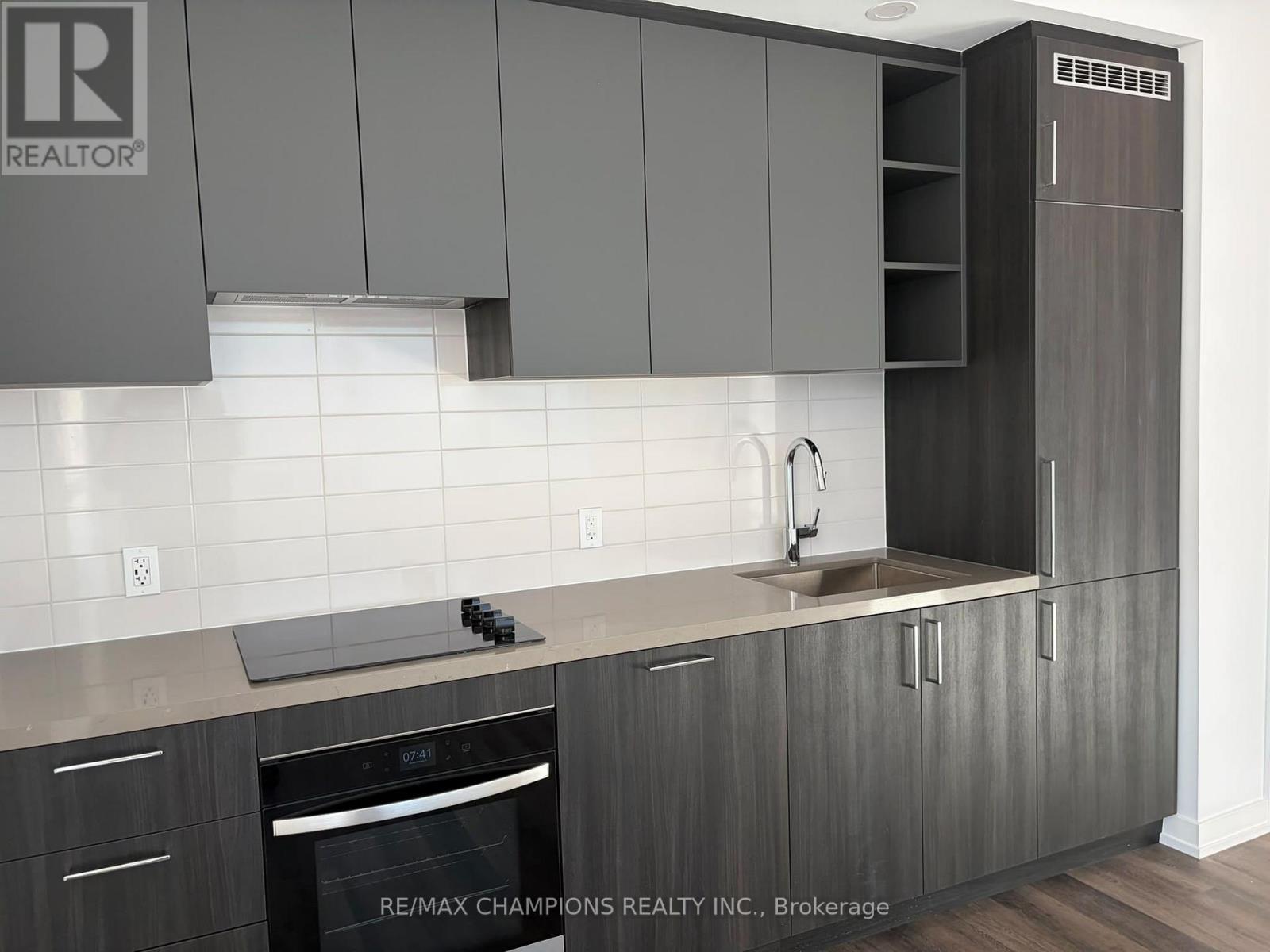 21 MEADOWDALE ROAD, Vaughan (Vaughan Corporate Centre) — photo 6