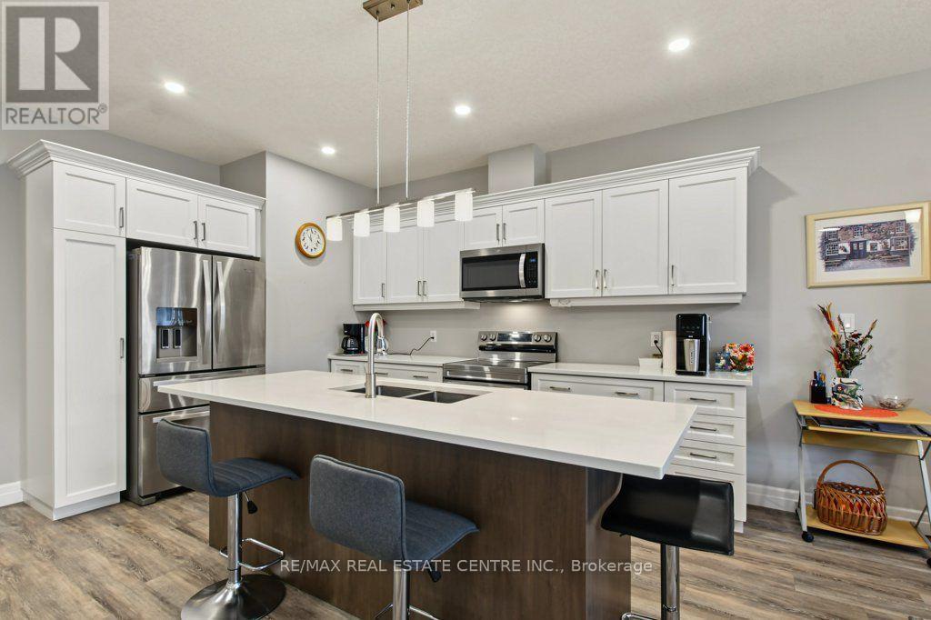 15- 44 MAIN Street East, East Zorra-Tavistock, ON photo 9