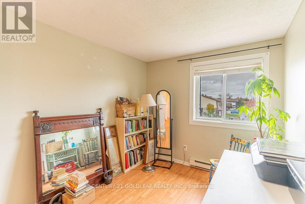Condos for Sale in Ottawa – 57 – 7 C WOODVALE GREEN LANE, Ottawa – By Peter Sagos - Image 23