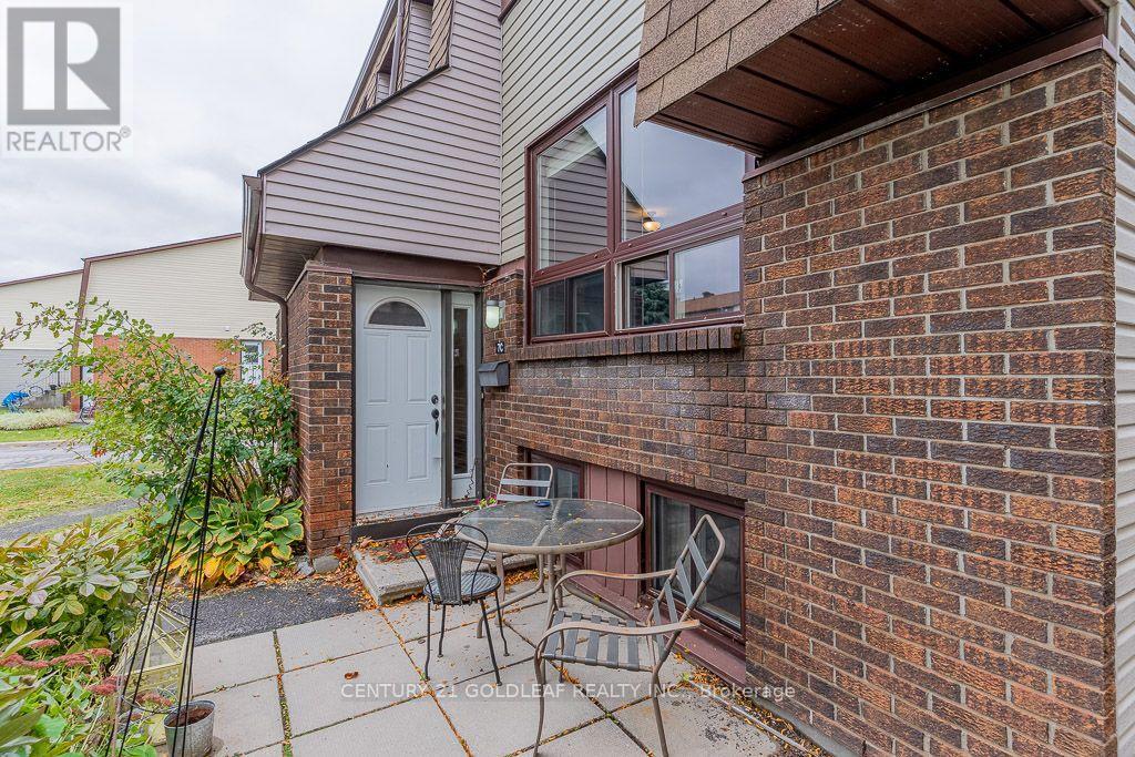 Condos for Sale in Ottawa – 57 – 7 C WOODVALE GREEN LANE, Ottawa – By Peter Sagos - Image 27