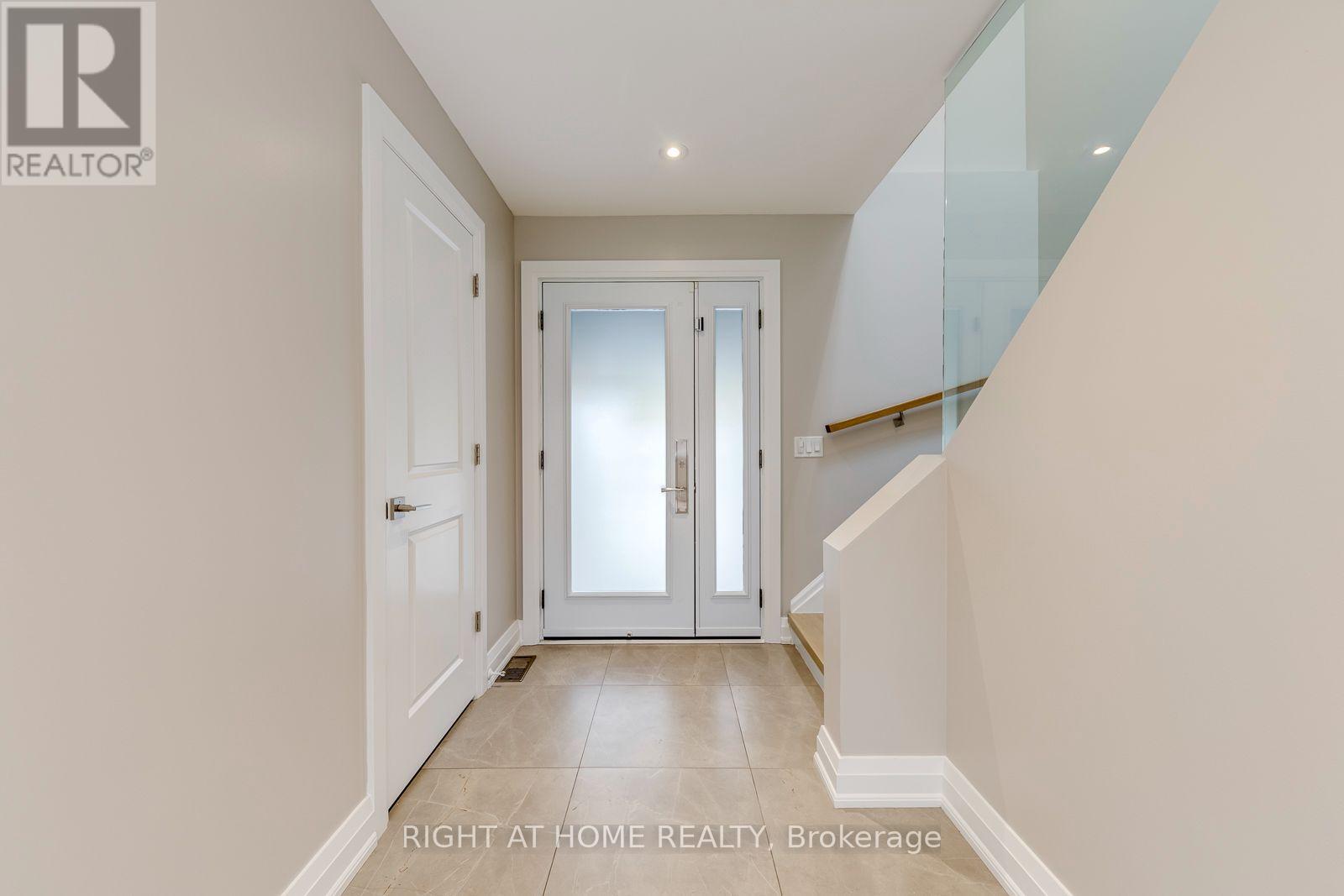 30 PENWICK CRESCENT, Richmond Hill (North Richvale) — photo 3