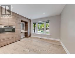 30 Penwick Crescent, Richmond Hill, ON L4C5B4 Photo 10