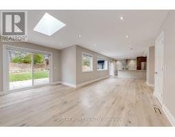 30 Penwick Crescent, Richmond Hill, ON L4C5B4 Photo 6