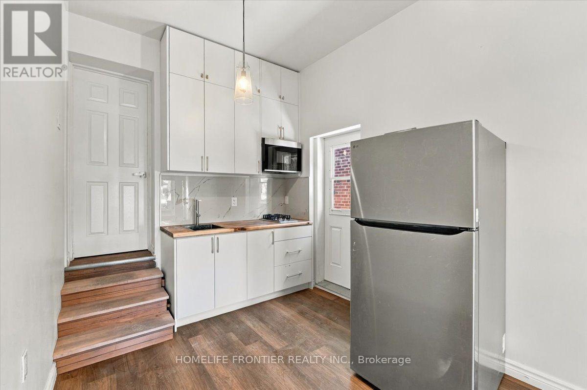 UNIT 2 - 99 REGENT ROAD, Toronto (Downsview-Roding-CFB) — photo 2