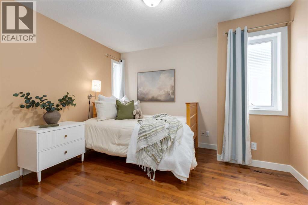 1527 18 Avenue NW - photo 33