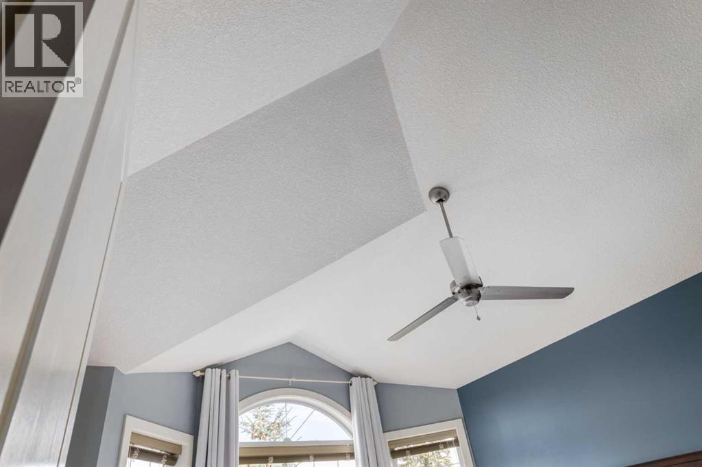 1527 18 Avenue NW - photo 26