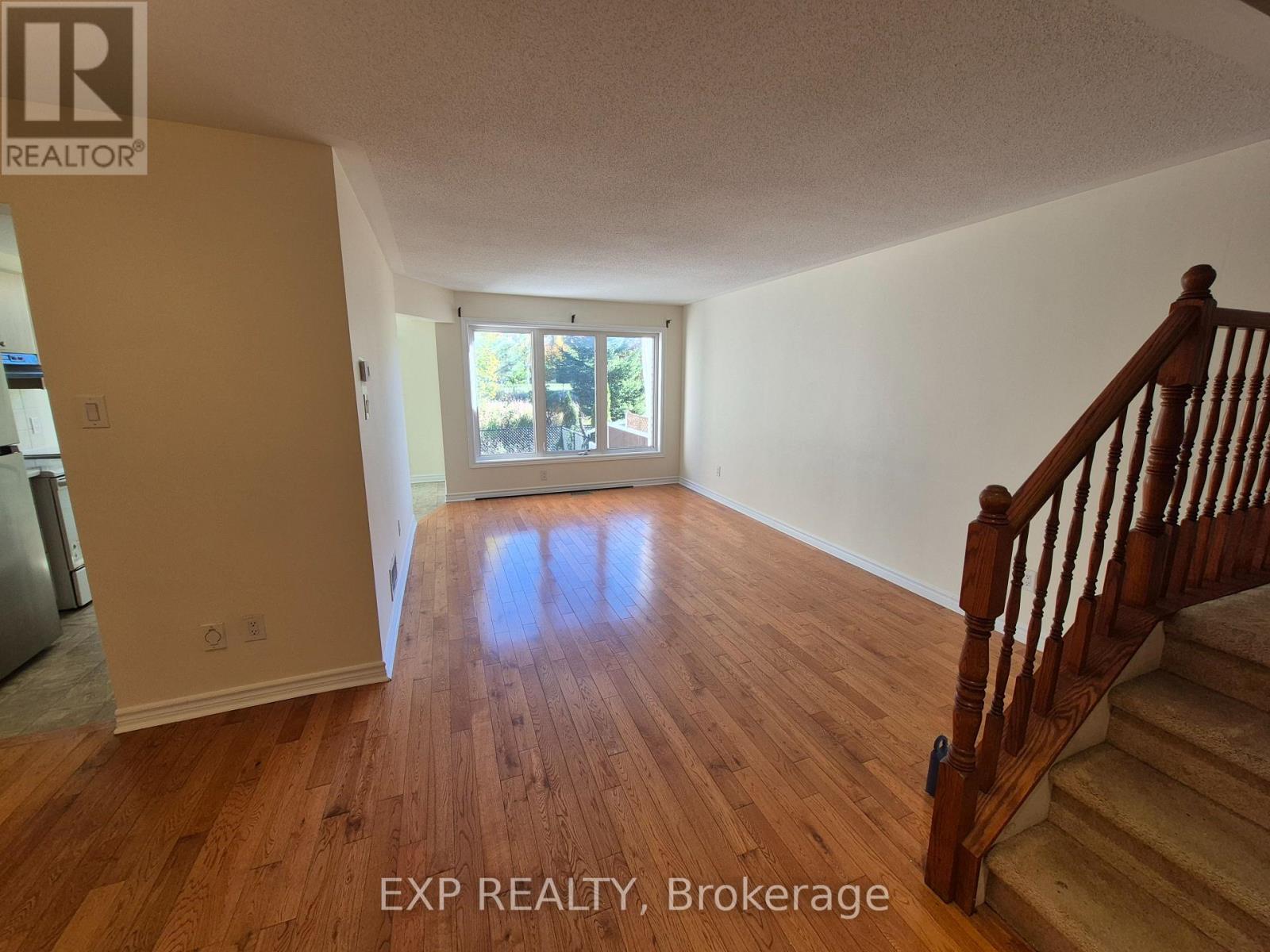 338 FORESTBROOK STREET, Ottawa — photo 6