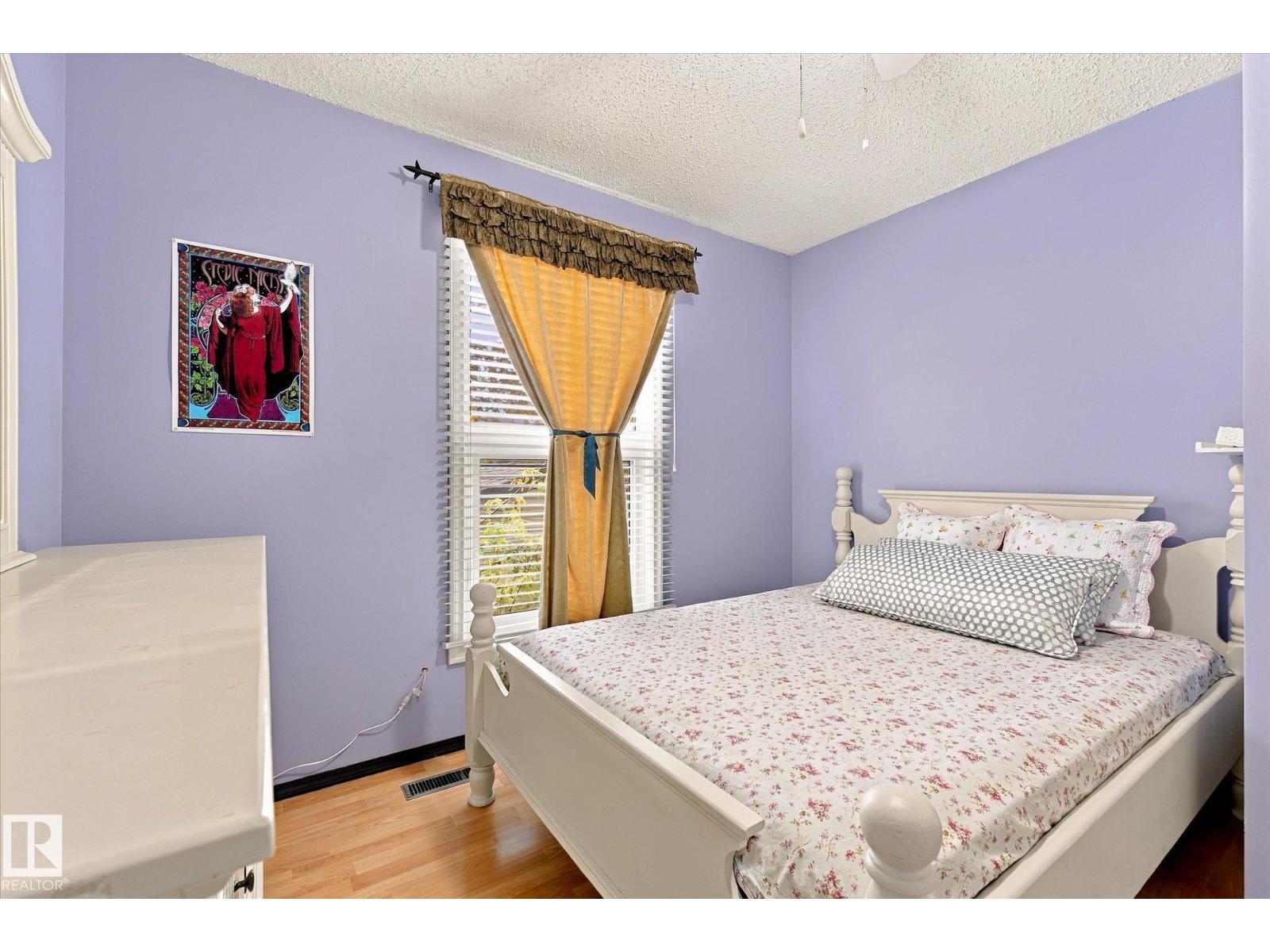 Photo 19 of 50