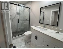 32 B King Richard Court, Markham, ON L3P1M1 Photo 10