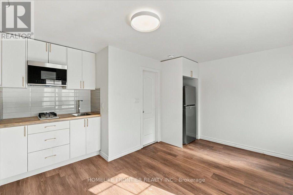 UNIT 4 - 99 REGENT ROAD, Toronto (Downsview-Roding-CFB) — photo 2