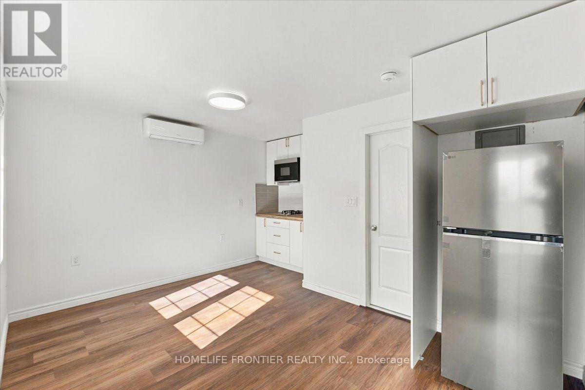 UNIT 4 - 99 REGENT ROAD, Toronto (Downsview-Roding-CFB) — photo 3