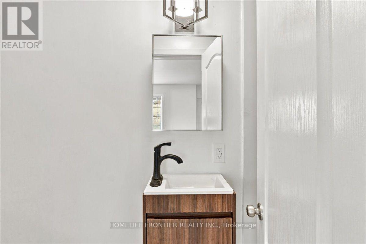 UNIT 4 - 99 REGENT ROAD, Toronto (Downsview-Roding-CFB) — photo 8