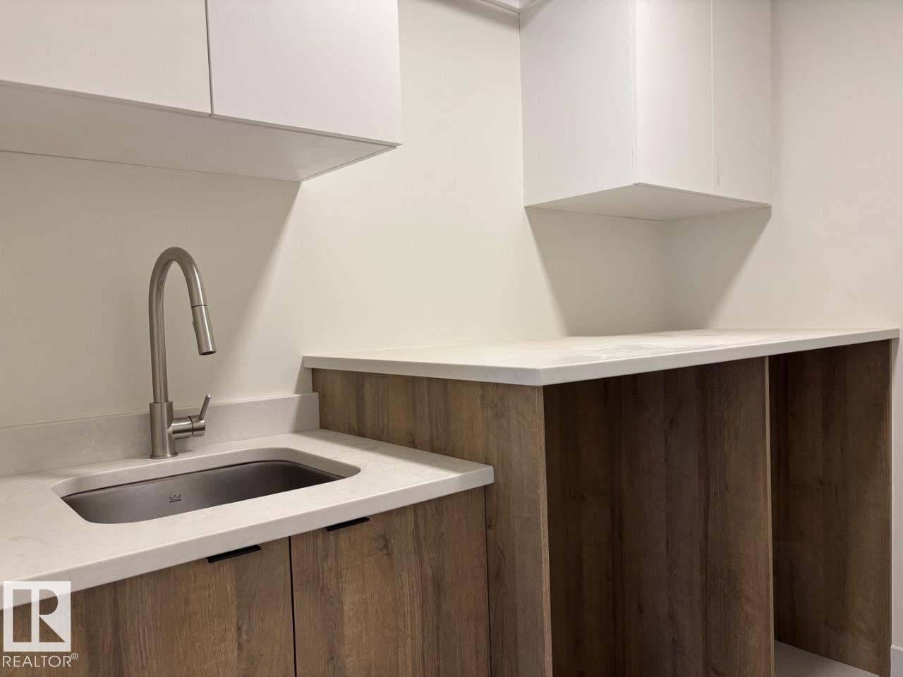 Property photograph 12 for MLS E4512252