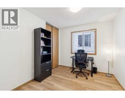 99 Mt Allan Circle, Calgary, AB T2Z2S4 Photo 15