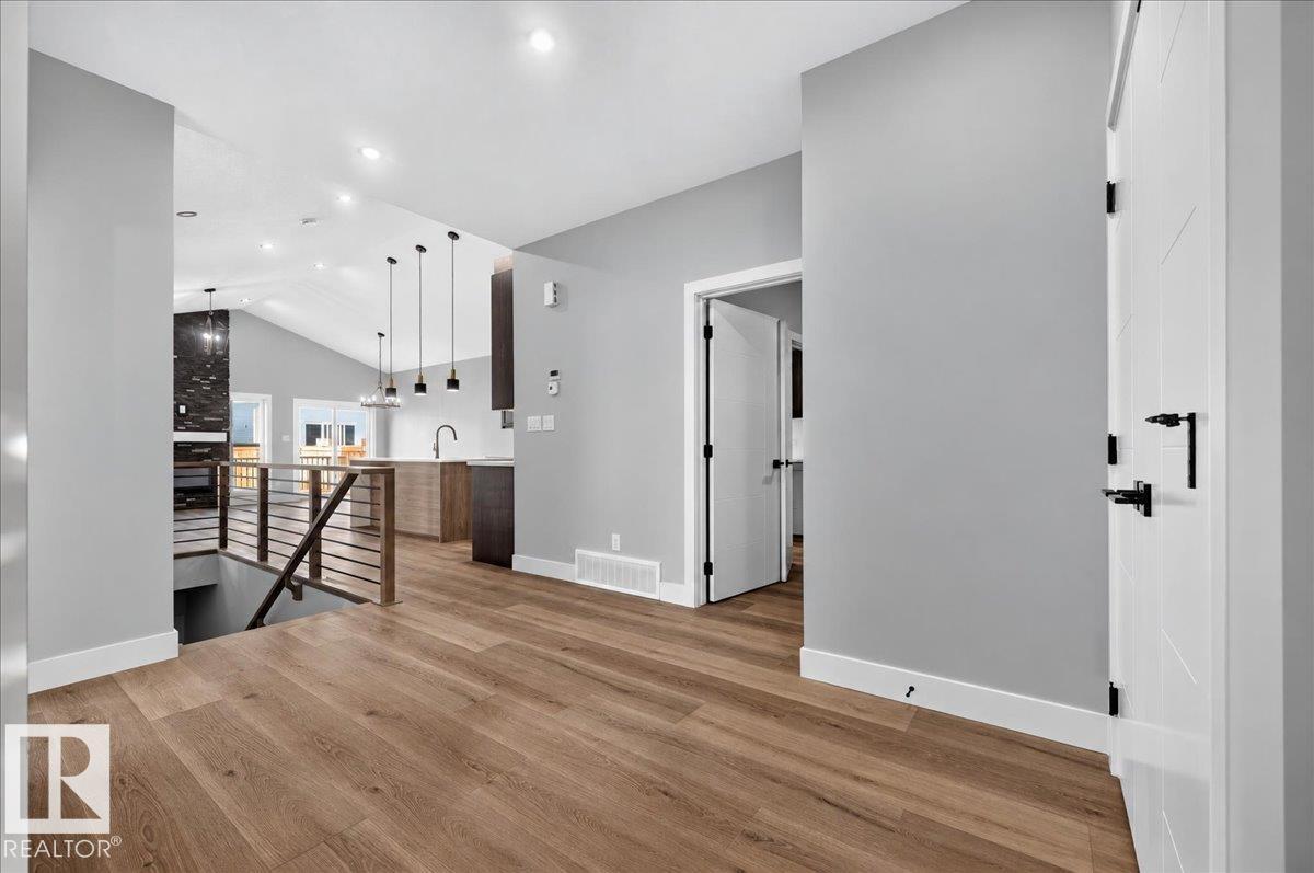 22 Mockingbird Crescent, South Fort — photo 4 of 30: Property photo