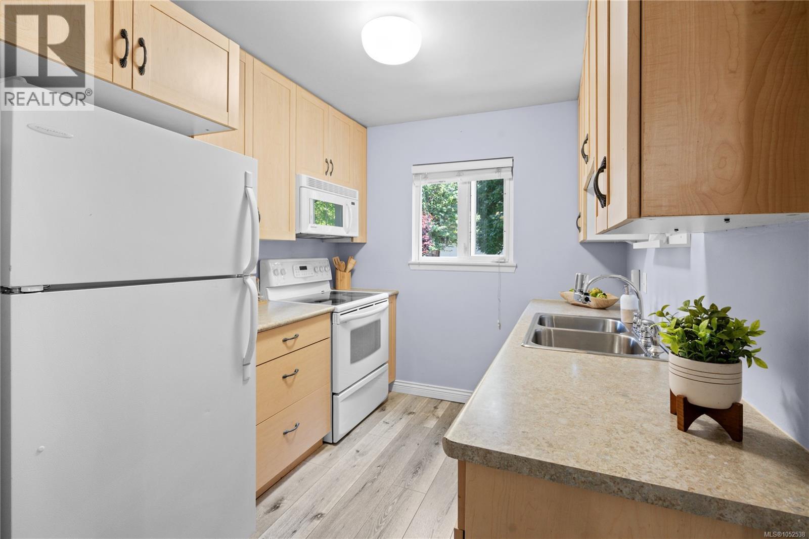 #214 2520 Wark St - 11