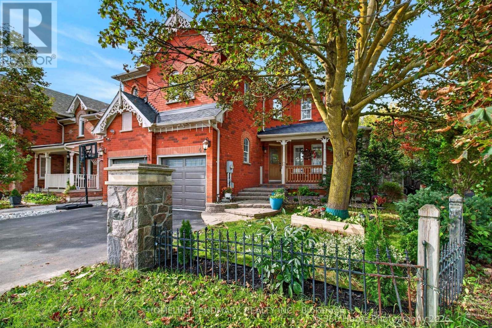 42 BLACKFRIAR AVENUE, Whitby (Brooklin) — photo 2