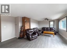 847 Admirals Rd, Esquimalt, BC V9A2P1 Photo 16