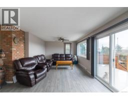 Living room/Dining room - 847 Admirals Rd, Esquimalt, BC V9A2P1 Photo 12