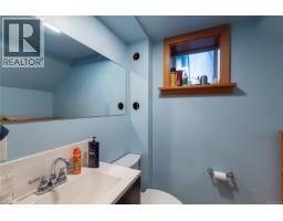 847 Admirals Rd, Esquimalt, BC V9A2P1 Photo 38