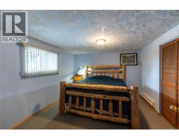847 Admirals Rd, Esquimalt, BC V9A2P1 Photo 32