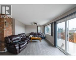 Entrance - 847 Admirals Rd, Esquimalt, BC V9A2P1 Photo 10